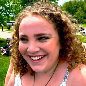 Meet your Posher, Claire